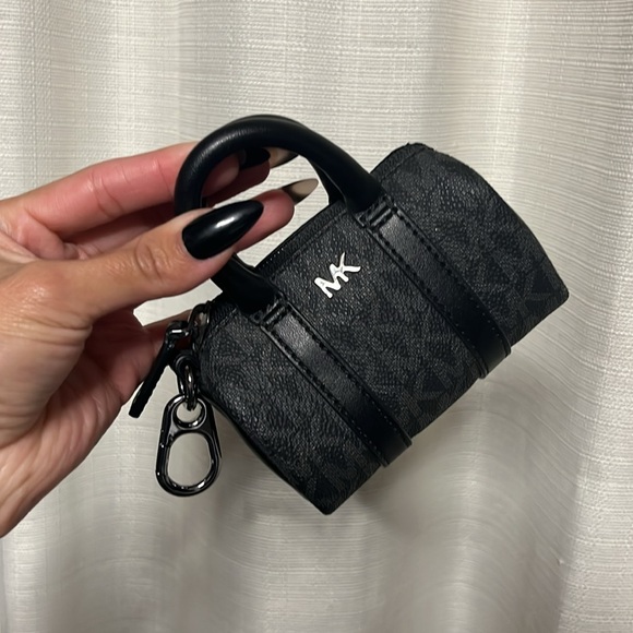 Michael Kors bag charm - Picture 5 of 5